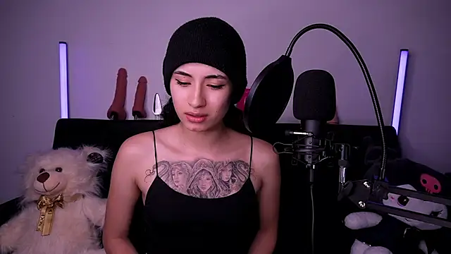 Alynn Bri  online show from March 19, 2026, 1:53 am