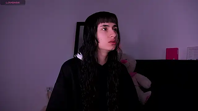 Alynn Bri  online show from July 15, 2026, 11:15 am