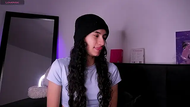 Alynn Bri  online show from July 28, 2026, 3:13 am
