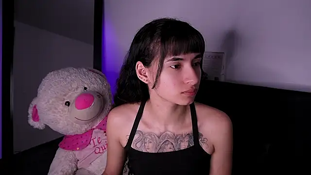 Alynn Bri  online show from July 31, 2026, 2:11 am