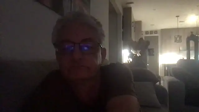 Snapshot of Daddy_Mike69 chatting on April 27, 2026, 6:44 am Daddy Mike69 online show from April 27, 2026, 6:44 am