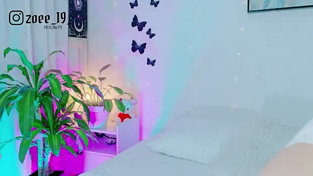 cuteezoe online show from June 9, 2026, 4:02 am