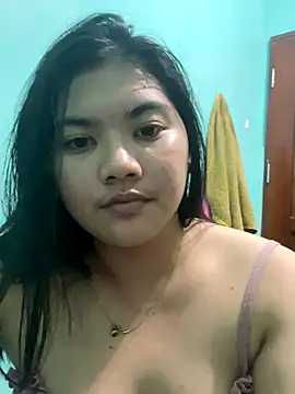 Snapshot of Sweetangelxx19 chatting on September 15, 2025, 6:30 pm Sweetangelxx19 online show from September 15, 2025, 6:30 pm