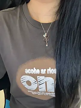 Snapshot of Dolly282 chatting on April 5, 2026, 6:05 pm Dolly282 online show from April 5, 2026, 6:05 pm