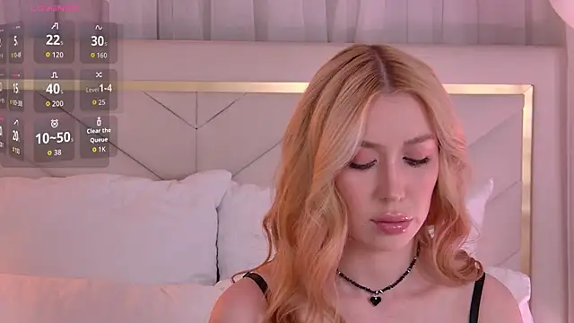 VelvetHell online show from September 18, 2025, 3:41 am