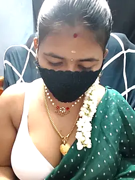Snapshot of Tamil_Lotus chatting on April 9, 2026, 5:18 pm Tamil Lotus online show from April 9, 2026, 5:18 pm