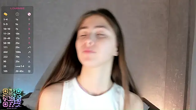 Snapshot of LynetteDanley chatting on October 16, 2025, 1:23 pm LynetteDanley online show from October 16, 2025, 1:23 pm