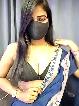 Misss-julli online show from February 18, 2026, 4:52 am