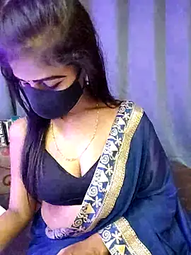 Misss-julli online show from March 26, 2026, 4:12 pm