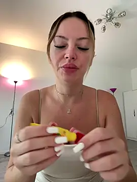 Sandra Jo online show from September 21, 2025, 5:42 am