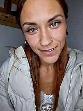 SlimBellaa online show from September 30, 2025, 9:31 pm