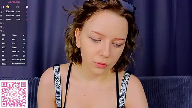 EmiliSaren online show from September 10, 2025, 6:08 pm