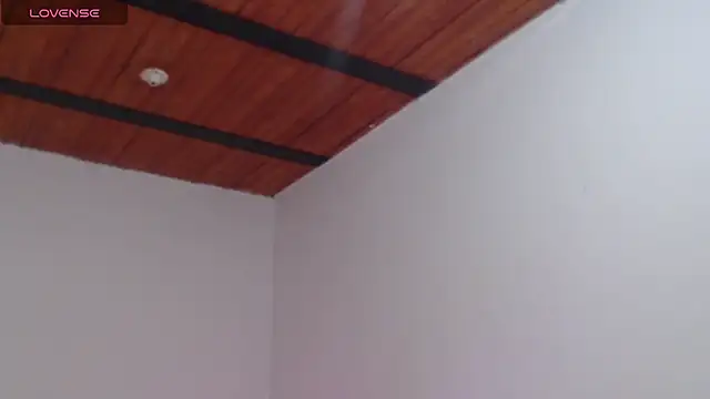 LiaCollings online show from December 22, 2025, 11:40 am