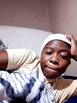 Snapshot of sexyhotchic93 chatting on October 16, 2025, 8:15 am sexyhotchic93 online show from October 16, 2025, 8:15 am