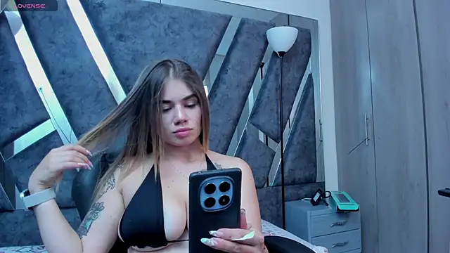 SweetMichel  online show from February 27, 2026, 1:22 pm