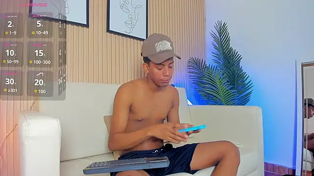 Brunette  boy online show from February 1, 2026, 3:27 am