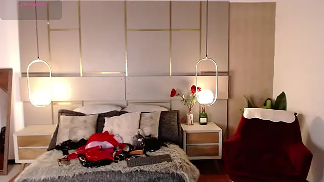 Snapshot of Lina_Montclair chatting on September 23, 2025, 8:01 pm Lina Montclair online show from September 23, 2025, 8:01 pm