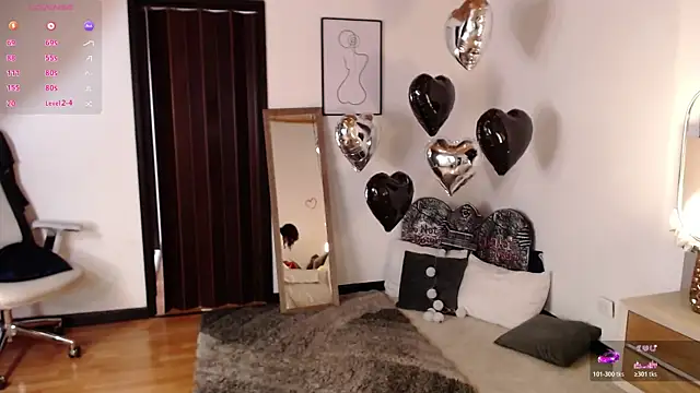 Snapshot of Lina_Montclair chatting on October 17, 2025, 7:16 pm Lina Montclair online show from October 17, 2025, 7:16 pm