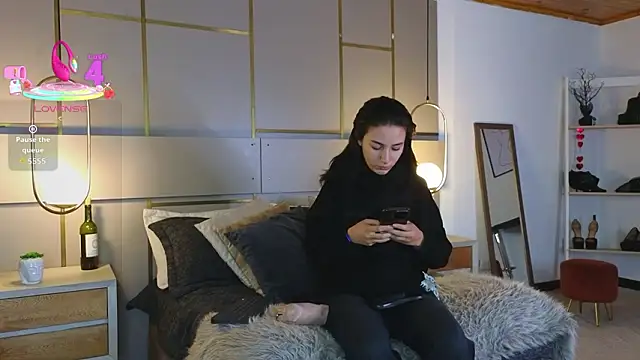 Lina Montclair online show from March 14, 2026, 1:16 pm