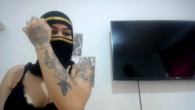 Snapshot of Foxy_Lovex chatting on September 15, 2025, 8:31 pm Foxy Lovex online show from September 15, 2025, 8:31 pm