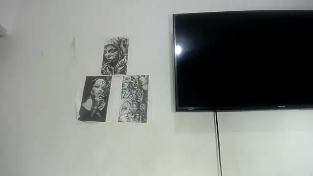 Snapshot of Foxy_Lovex chatting on September 19, 2025, 1:40 am Foxy Lovex online show from September 19, 2025, 1:40 am