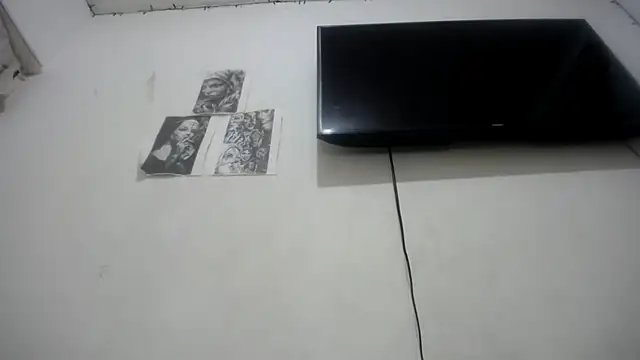 Snapshot of Foxy_Lovex chatting on September 24, 2025, 10:24 pm Foxy Lovex online show from September 24, 2025, 10:24 pm