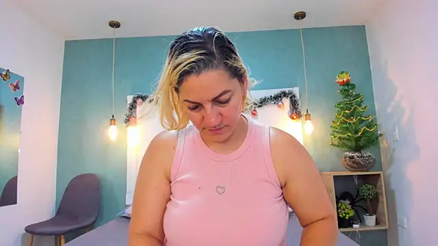 Heidy milf online show from December 4, 2025, 8:06 pm