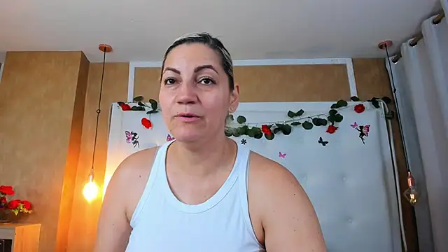 Snapshot of Heidy_milf chatting on February 16, 2026, 8:16 pm Heidy milf online show from February 16, 2026, 8:16 pm