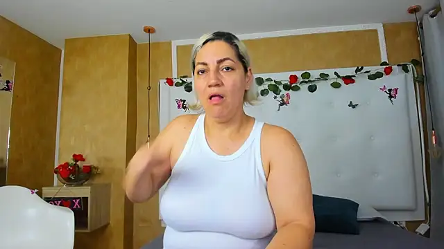 Snapshot of Heidy_milf chatting on February 26, 2026, 8:41 pm Heidy milf online show from February 26, 2026, 8:41 pm