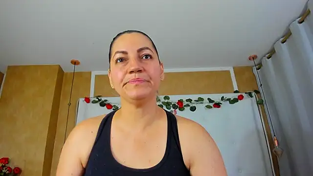 Snapshot of Heidy_milf chatting on March 16, 2026, 8:35 pm Heidy milf online show from March 16, 2026, 8:35 pm