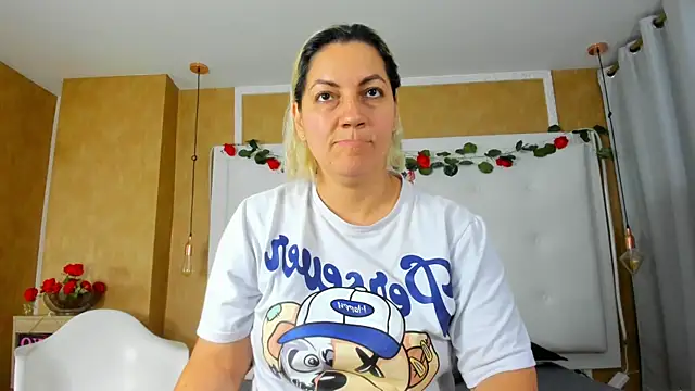 Snapshot of Heidy_milf chatting on March 20, 2026, 7:52 pm Heidy milf online show from March 20, 2026, 7:52 pm