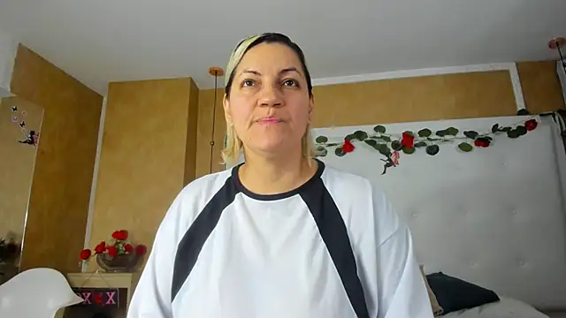 Snapshot of Heidy_milf chatting on March 28, 2026, 8:30 pm Heidy milf online show from March 28, 2026, 8:30 pm