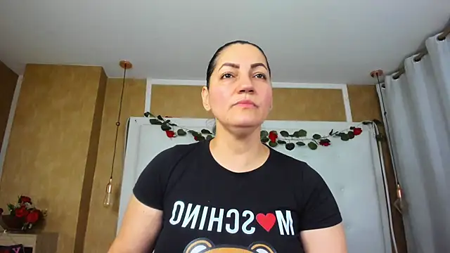 Heidy milf online show from May 12, 2026, 7:44 pm
