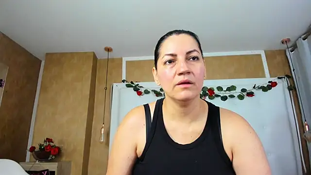 Heidy milf online show from May 14, 2026, 8:15 pm