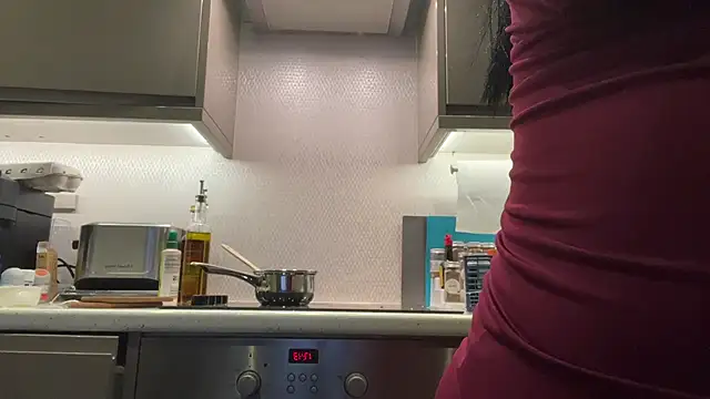 Snapshot of CelineLuxe chatting on September 26, 2025, 4:44 pm CelineLuxe online show from September 26, 2025, 4:44 pm