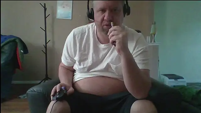 Single White Male online show from May 4, 2026, 11:50 am