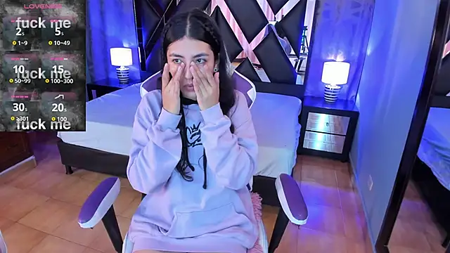 sweet-muse online show from September 18, 2025, 11:56 am