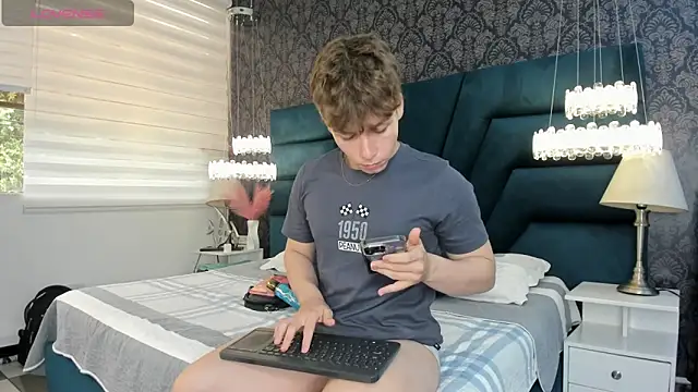 TaylerWhite online show from June 14, 2026, 12:29 pm