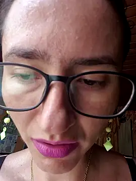 Linda Hot13 online show from September 9, 2025, 3:11 pm