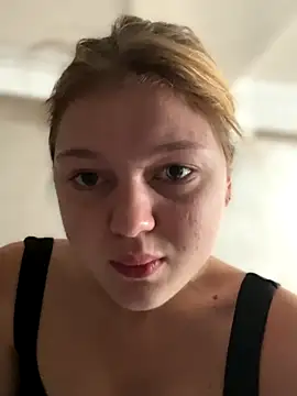 Snapshot of Emaline_Fane chatting on September 30, 2025, 6:29 am Emaline Fane online show from September 30, 2025, 6:29 am