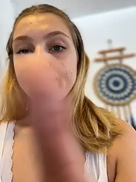 Snapshot of Emaline_Fane chatting on October 8, 2025, 6:55 am Emaline Fane online show from October 8, 2025, 6:55 am