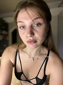 Emaline Fane online show from July 5, 2026, 7:54 pm