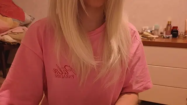 crispy alisia online show from July 3, 2026, 8:26 pm