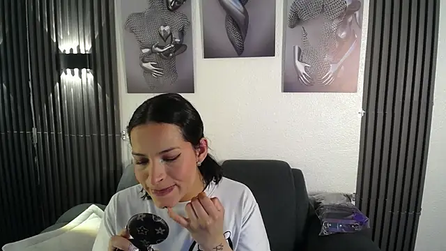 Snapshot of Mia_garcia28 chatting on October 2, 2025, 8:05 pm Mia garcia28 online show from October 2, 2025, 8:05 pm