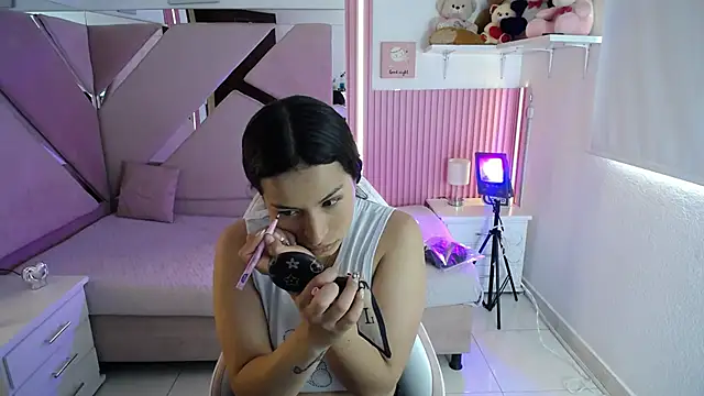 Snapshot of Mia_garcia28 chatting on October 7, 2025, 8:06 pm Mia garcia28 online show from October 7, 2025, 8:06 pm