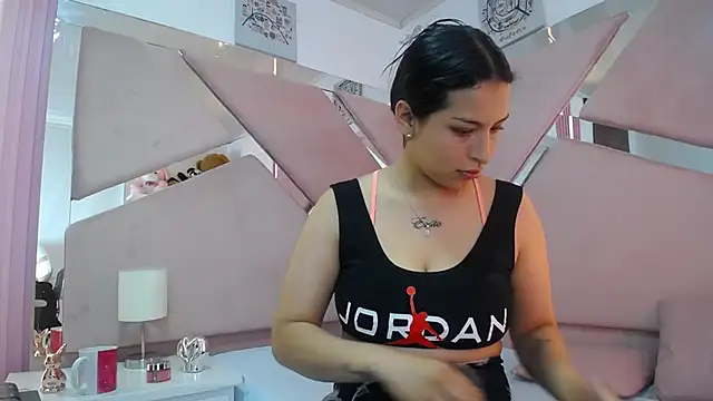 Snapshot of Mia_garcia28 chatting on October 17, 2025, 8:11 pm Mia garcia28 online show from October 17, 2025, 8:11 pm