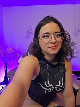 Snapshot of Mia_wee chatting on February 19, 2026, 7:21 pm Mia wee online show from February 19, 2026, 7:21 pm