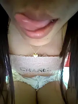 Snapshot of SweetPanayFlower chatting on March 11, 2026, 12:11 pm SweetPanayFlower online show from March 11, 2026, 12:11 pm