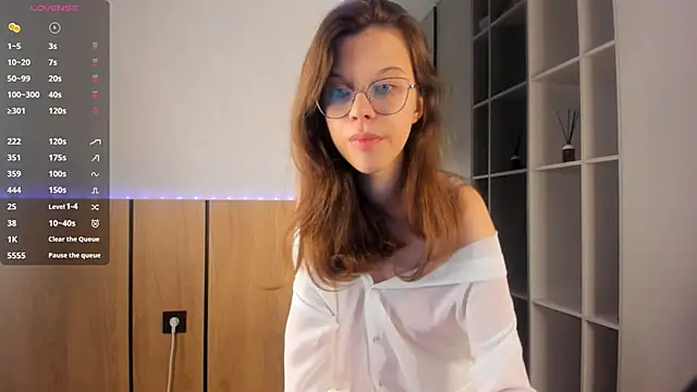 Snapshot of Xonalenei chatting on September 24, 2025, 8:01 pm Xonalenei online show from September 24, 2025, 8:01 pm