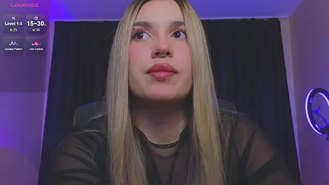 RoxyChill online show from October 17, 2025, 7:38 pm